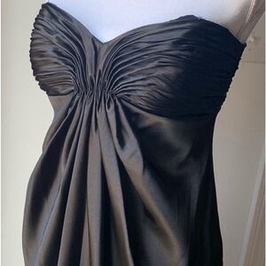 Black long evening gown. Laundry by shelli segal